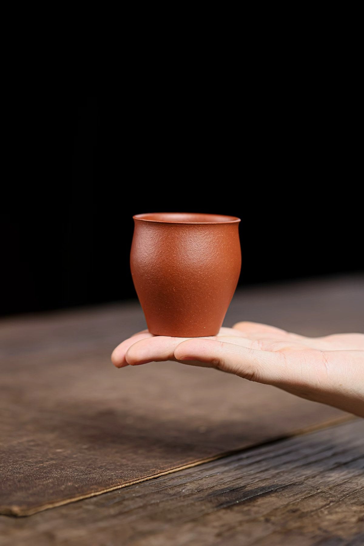 Yixing Zisha Meisterschale – Tulpen Form (roter Ton)