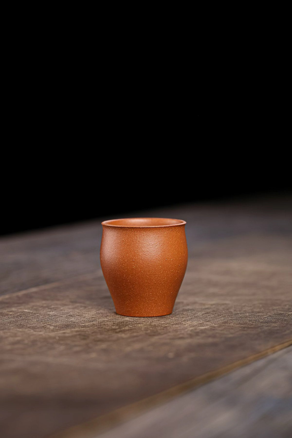 Yixing Zisha Meisterschale – Tulpen Form (roter Ton)